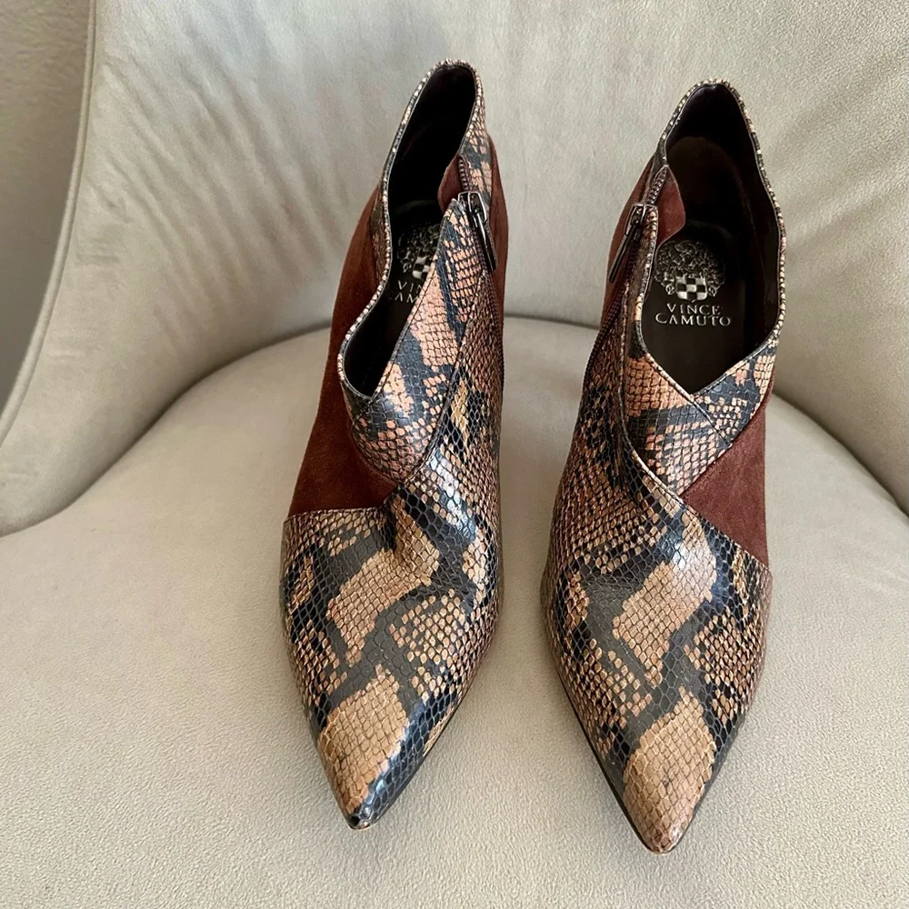 Vince Camuto Sempren Tan & Brown Snake-Print Pointed Ankle Booties Size 11 - Picture 1 of 6